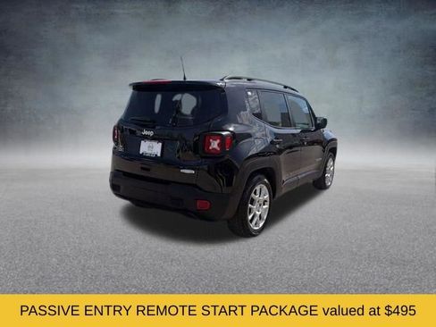 Used 2021 Jeep Renegade Latitude FWD image 2