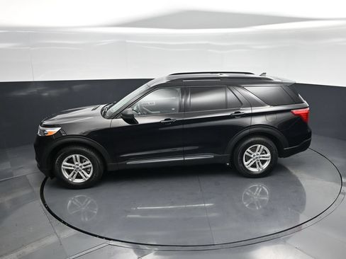 Used 2022 Ford Explorer XLT AWD/4WD image 40