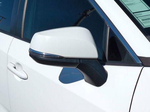 Used 2021 Toyota RAV4 XLE image 11