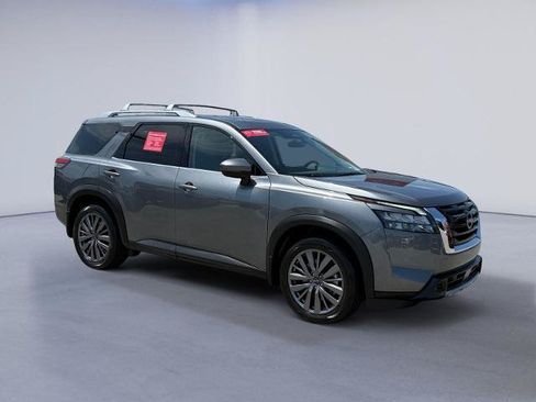 Certified 2025 Nissan Pathfinder SL w/ SL Premium Package FWD image 1