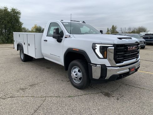 New 2025 GMC Sierra 3500 Pro w/ Convenience Package image 40