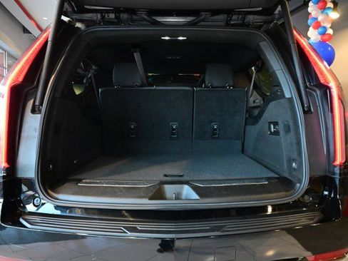 Used 2023 Cadillac Escalade ESV Premium Luxury image 22