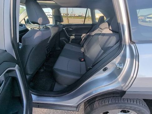 Used 2024 Toyota RAV4 XLE w/ Convenience Package image 10