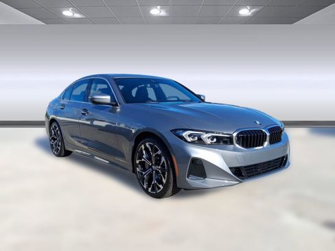 Used 2026 BMW 330i Sedan w/ Premium Package image 7