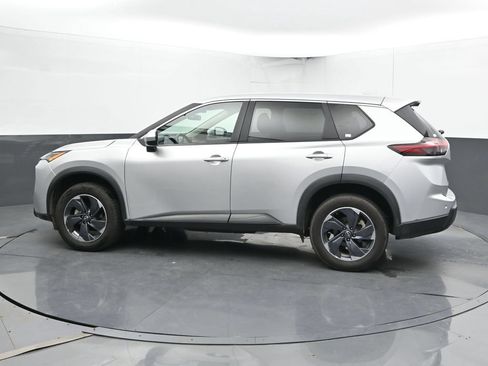 Used 2025 Nissan Rogue SV FWD image 9