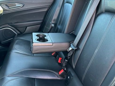 Used 2022 Alfa Romeo Giulia Sprint image 39