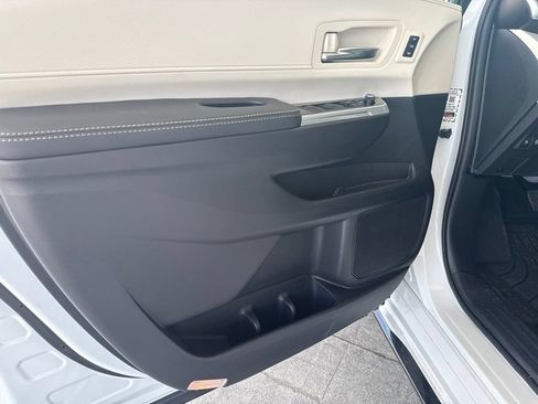 Used 2026 Toyota Sienna Limited FWD image 27
