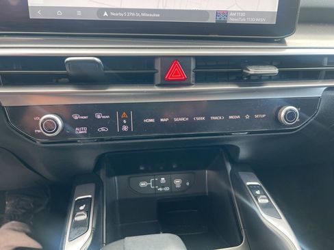 Certified 2025 Kia Sorento S w/ Panoramic Sunroof Package image 56