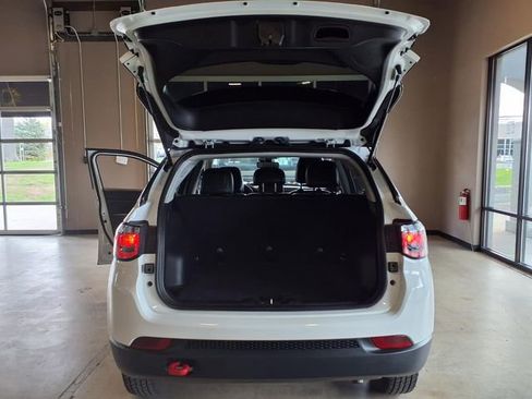 Certified 2022 Jeep Compass Trailhawk w/ Trailhawk Convenience Group AWD/4WD image 12