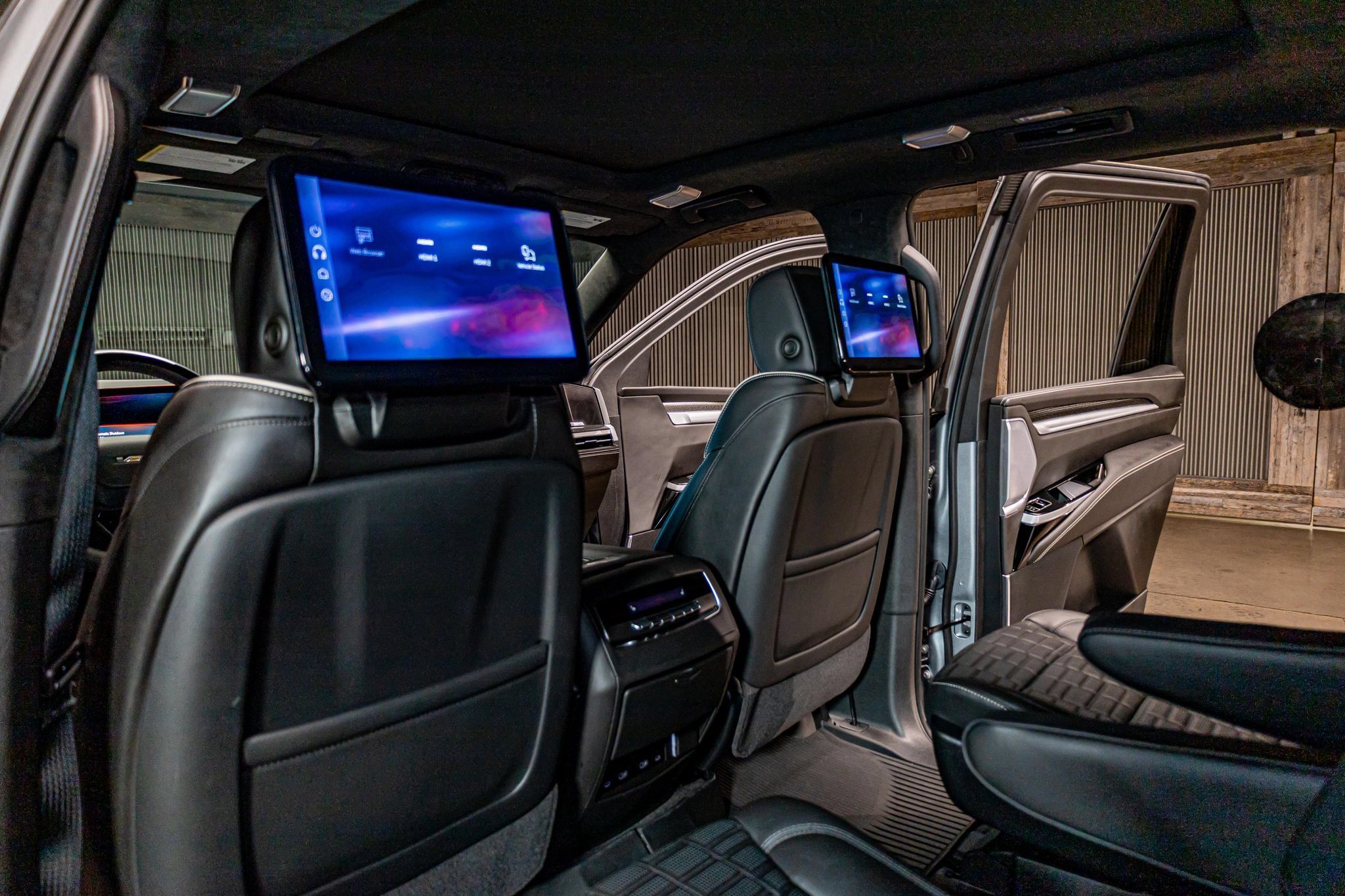 Used 2026 Cadillac Escalade V w/ LPO, ONYX Package AWD/4WD image 23