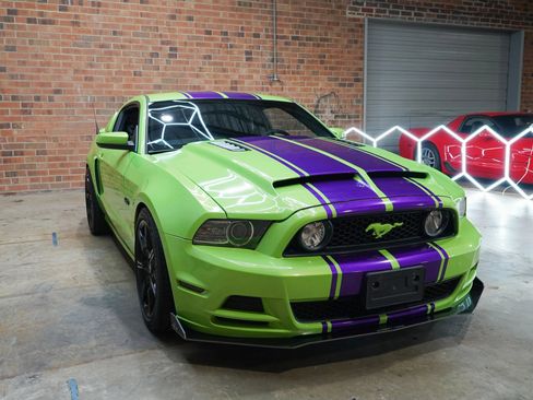 Used 2013 Ford Mustang GT Premium w/ Brembo Brake Pkg RWD image 4