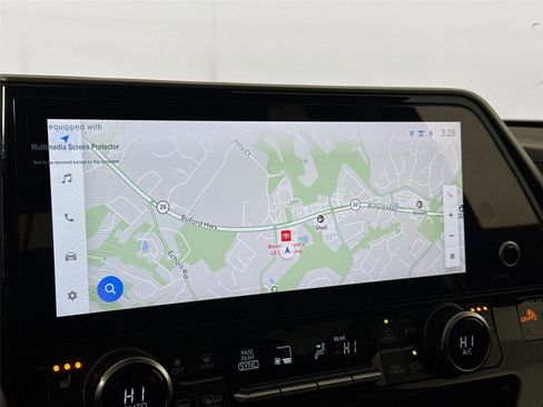 Used 2025 Toyota Highlander XLE image 7