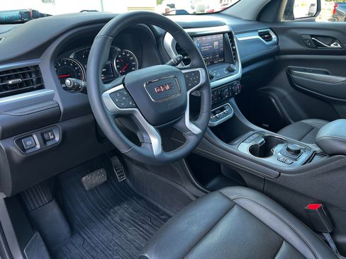 Used 2023 GMC Acadia SLT w/ Preferred Package image 10