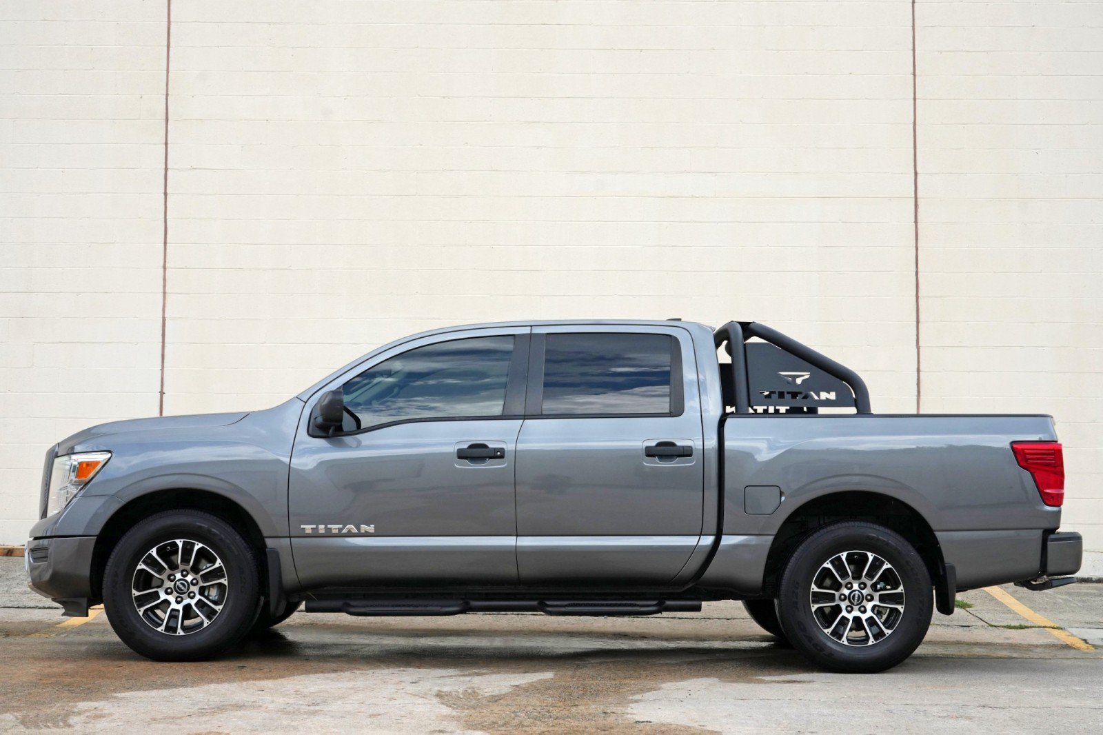 Used 2023 Nissan Titan SV w/ Accessory Utility Package RWD image 7