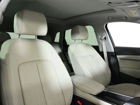 Certified 2024 Audi Q8 e-tron Premium image 16