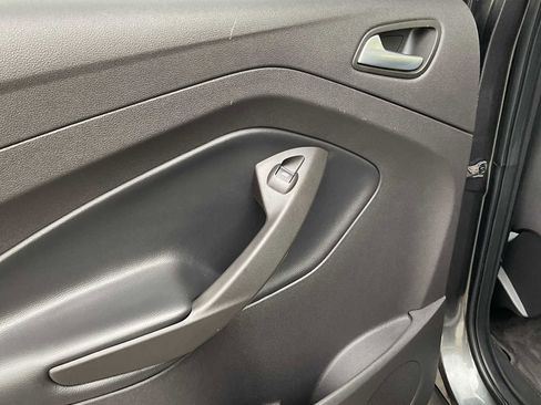 Used 2018 Ford Escape SE image 37