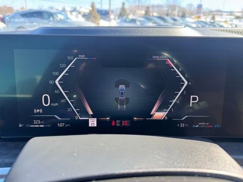 Used 2023 BMW X7 xDrive40i w/ M Sport Package image 30