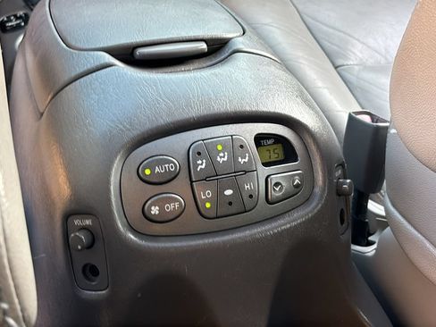 Used 2003 Toyota Sequoia Limited RWD image 8
