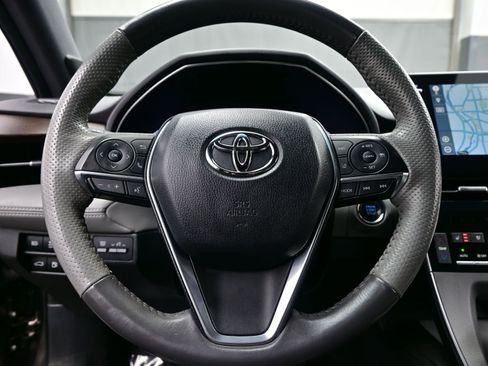 Used 2019 Toyota Avalon Limited image 24