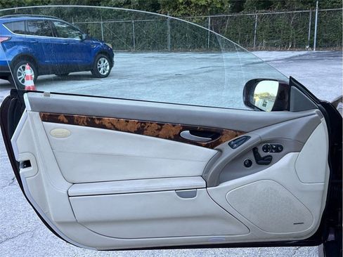 Used 2012 Mercedes-Benz SL 63 AMG image 22