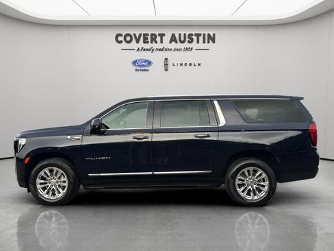 Used 2022 GMC Yukon XL SLT w/ SLT Luxury Package image 2