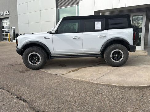 Used 2022 Ford Bronco Outer Banks w/ Sasquatch Package image 2