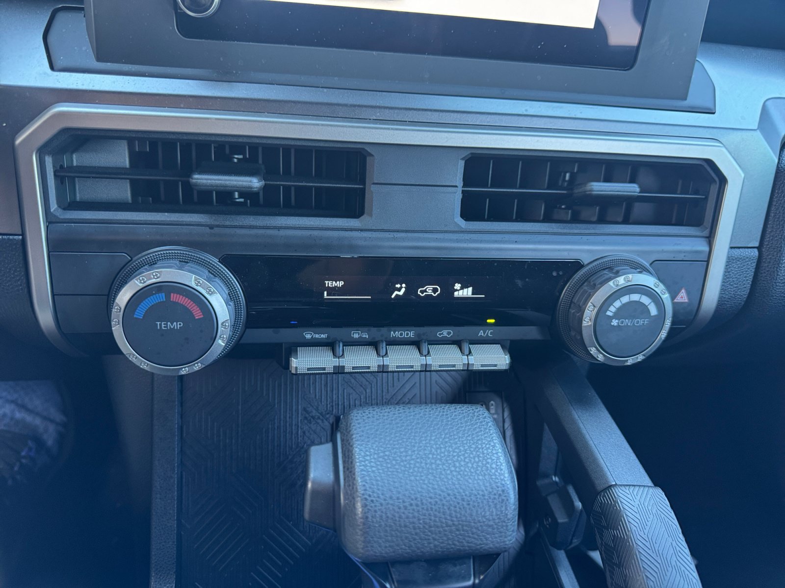 Certified 2025 Toyota 4Runner SR5 AWD/4WD image 12
