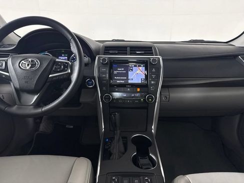 Used 2017 Toyota Camry XLE w/ Moonroof Package FWD image 34