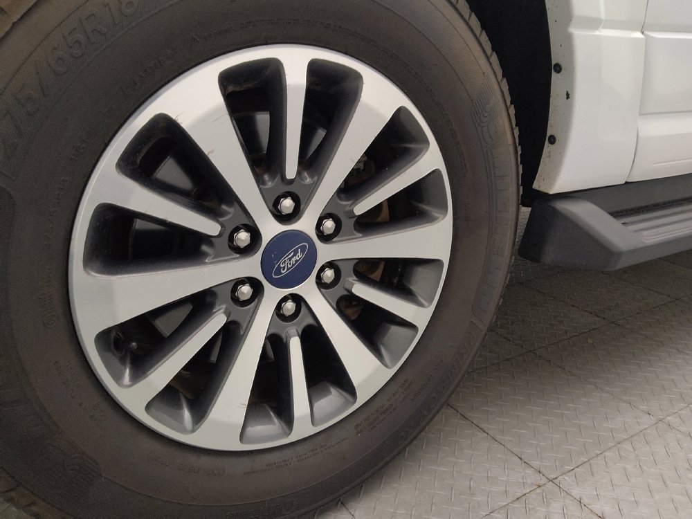 Used 2017 Ford Expedition EL XLT w/ Equipment Group 201A AWD/4WD image 31
