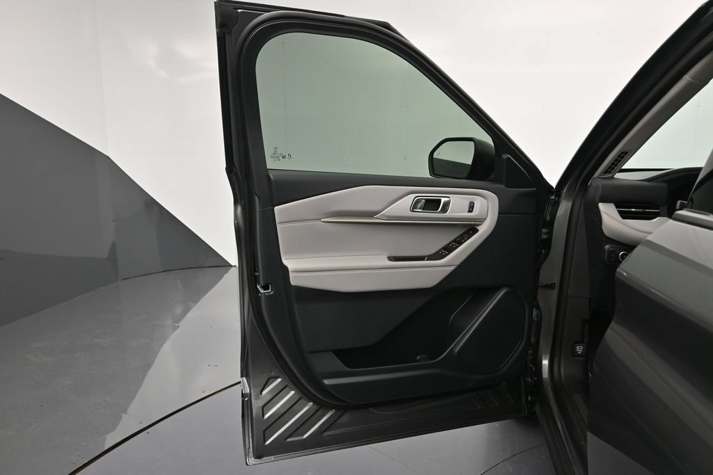 New 2026 Ford Explorer Active w/ Active Comfort Package AWD/4WD image 10