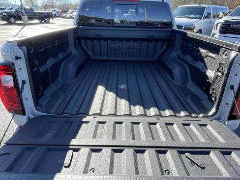 New 2026 GMC Canyon Elevation w/ Convenience Package image 8