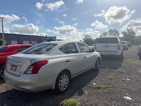 Used 2012 Nissan Versa S w/ Cruise Control Pkg FWD image 5