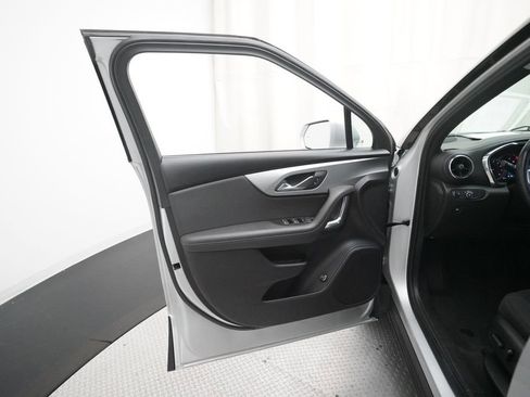 Used 2019 Chevrolet Blazer LT FWD image 28