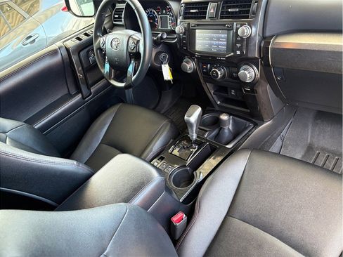 Used 2018 Toyota 4Runner TRD Off-Road Premium w/ Convenience Package AWD/4WD image 21