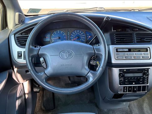 Used 2003 Toyota Sienna XLE image 5