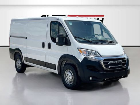 Used 2025 RAM ProMaster 2500 w/ U-Haul Equipment Group FWD image 1