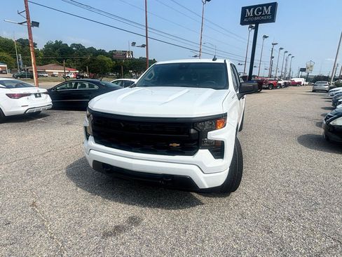 Used 2022 Chevrolet Silverado 1500 Custom RWD image 4