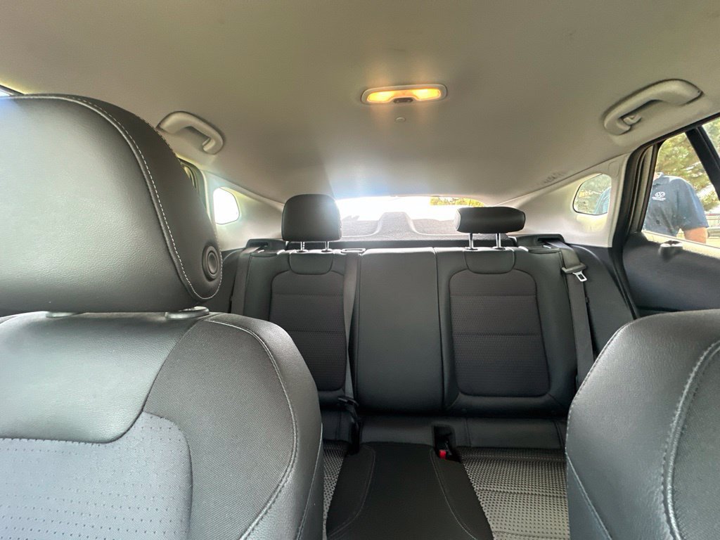 Used 2025 Chevrolet Trax LT w/ LT Convenience Package FWD image 24