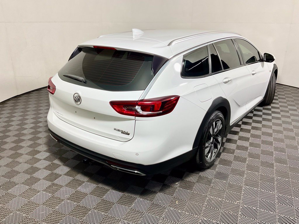 Used 2019 Buick Regal Essence w/ Driver Confidence Package I AWD/4WD image 17