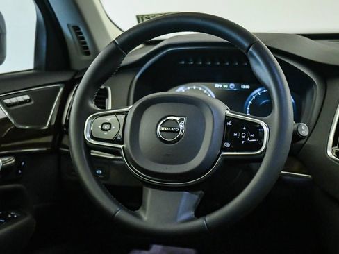 Used 2016 Volvo XC90 T6 Momentum w/ Momentum Plus Package AWD/4WD image 13