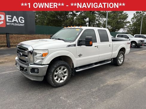 Used 2014 Ford F250 Lariat w/ Lariat Interior Package image 2