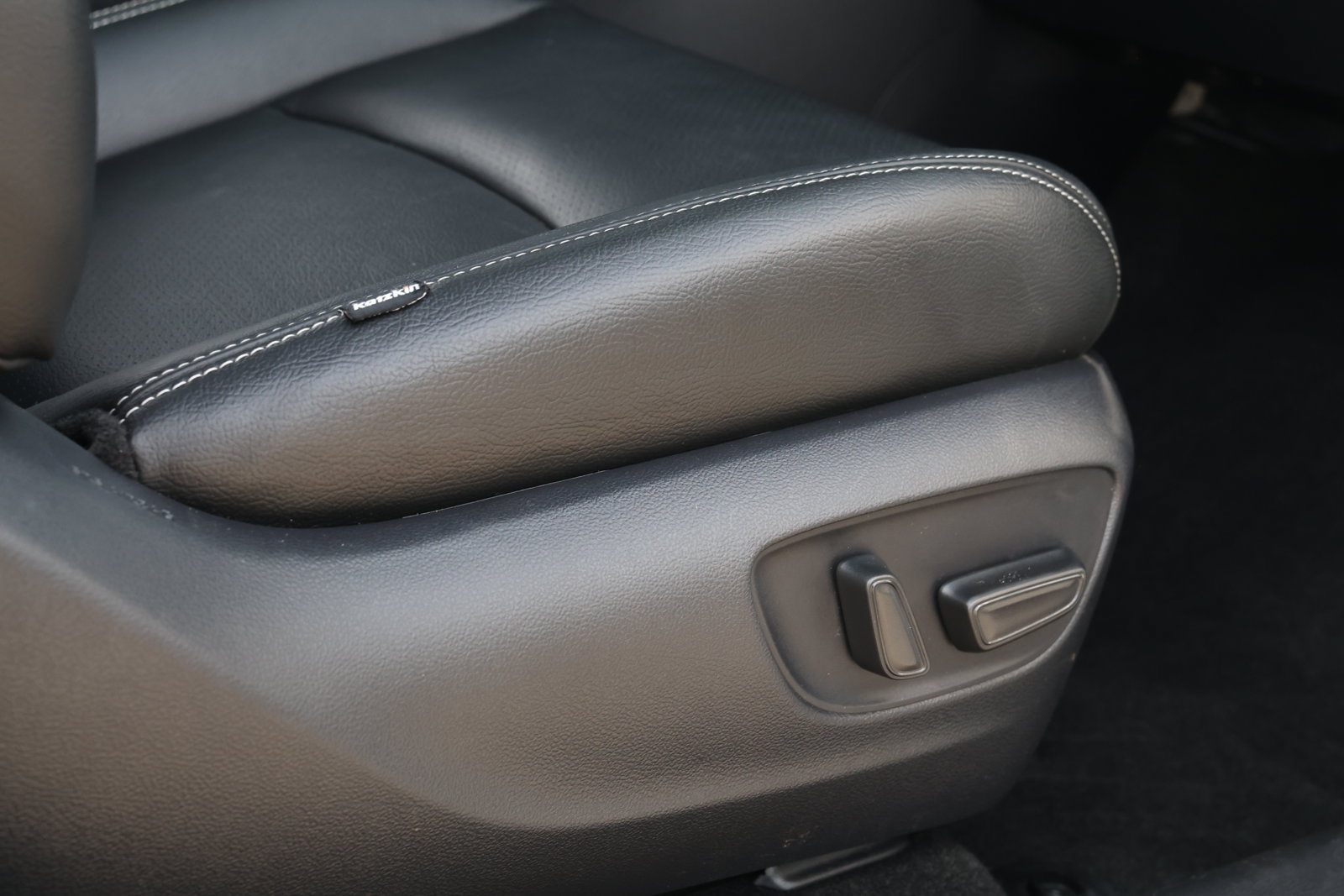 Used 2025 Toyota RAV4 Limited w/ Advanced Technology Package FWD image 33