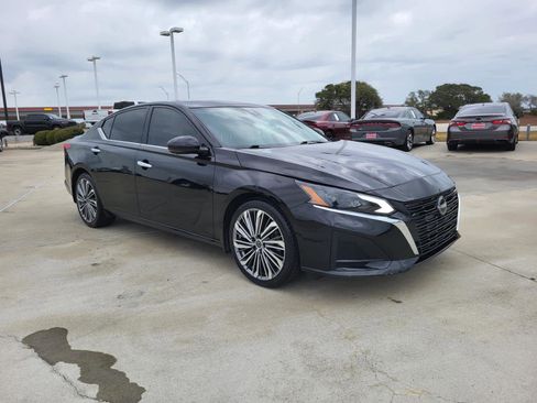 Used 2023 Nissan Altima 2.5 SL image 7