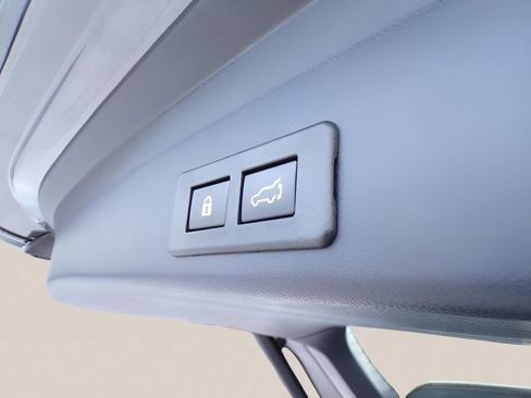 Used 2022 Subaru Ascent Premium w/ Convenience Package image 13