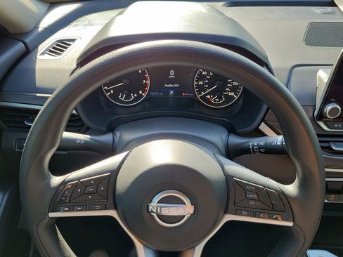 Used 2024 Nissan Altima 2.5 SV image 20