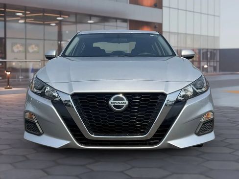Used 2020 Nissan Altima 2.5 S FWD image 2