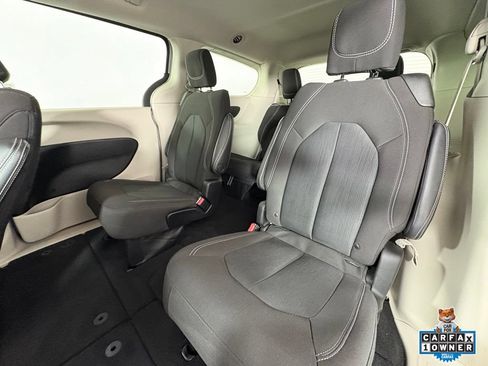 Used 2023 Chrysler Voyager LX FWD image 19