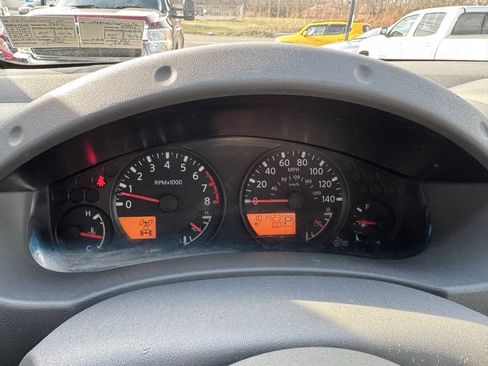 Used 2013 Nissan Frontier SV AWD/4WD image 31