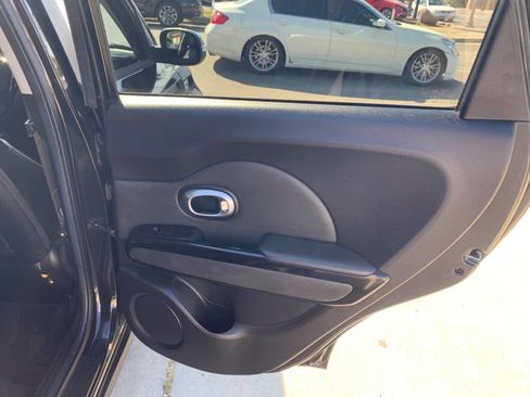 Used 2015 Kia Soul ! image 16