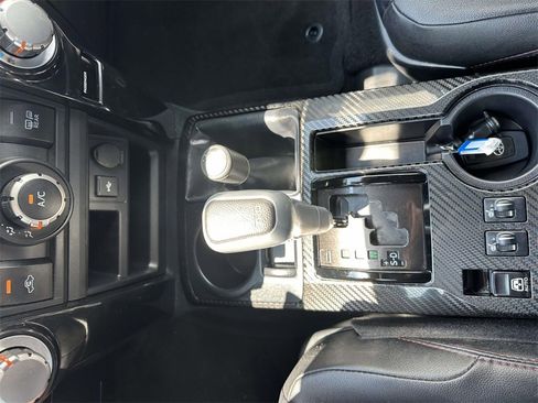 Used 2024 Toyota 4Runner TRD Off-Road Premium image 18